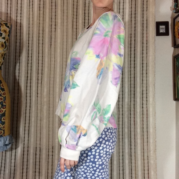 SATURDAY SUNDAY Pastel Sweatshirt Top - Picture 8 of 8